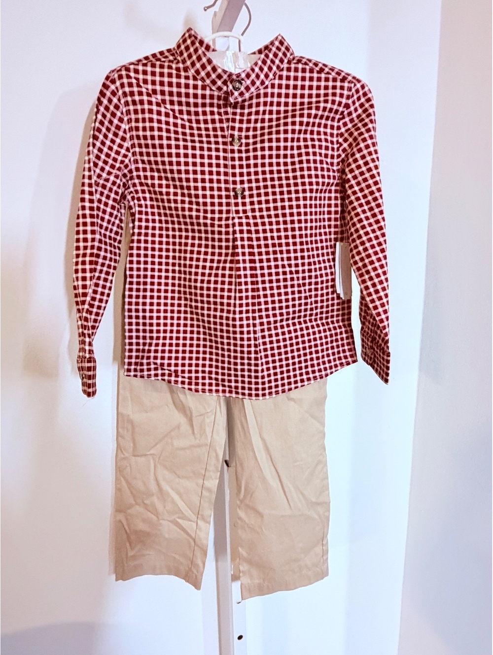 NWT Edgehill Collection Size 6 Red and White Check  Shirt with Beige Pants
